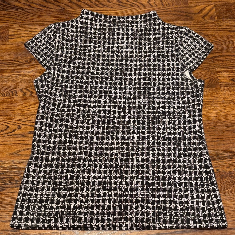 Ann Taylor Black and White Patterned Blouse